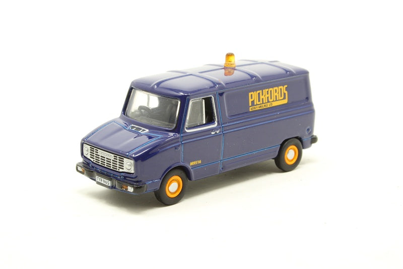 76SHP004 - Sherpa Van Pickfords